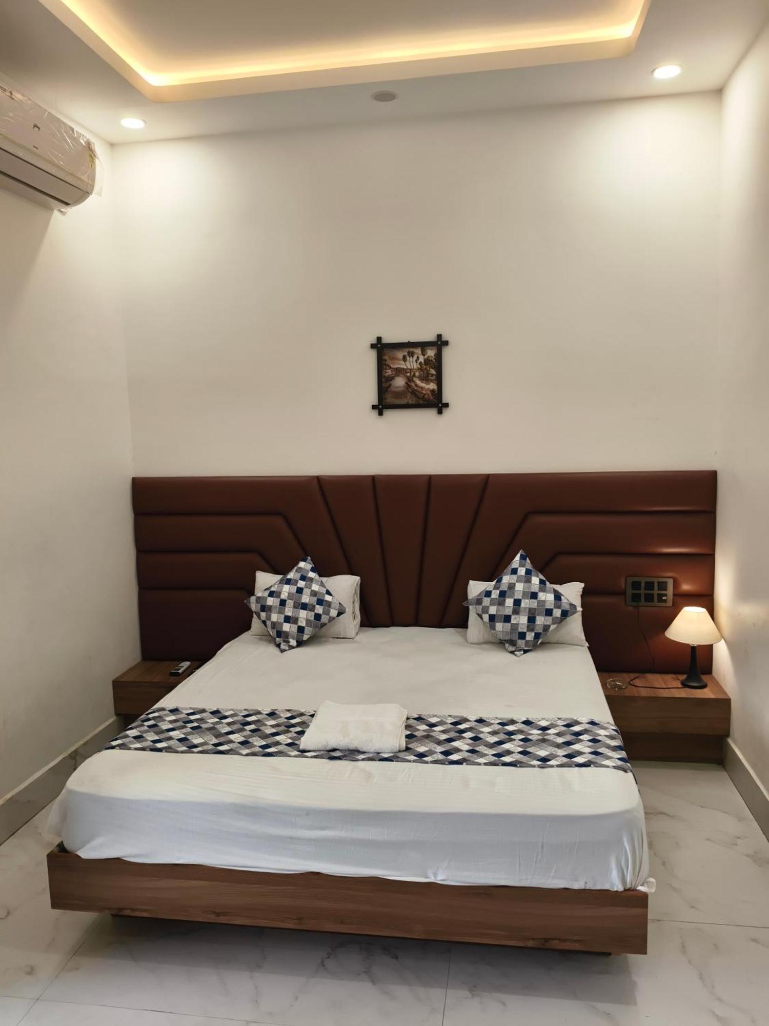 Hotel Modi Palace, Chanderi Mp Ngoại thất bức ảnh